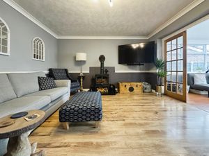 Lounge- click for photo gallery